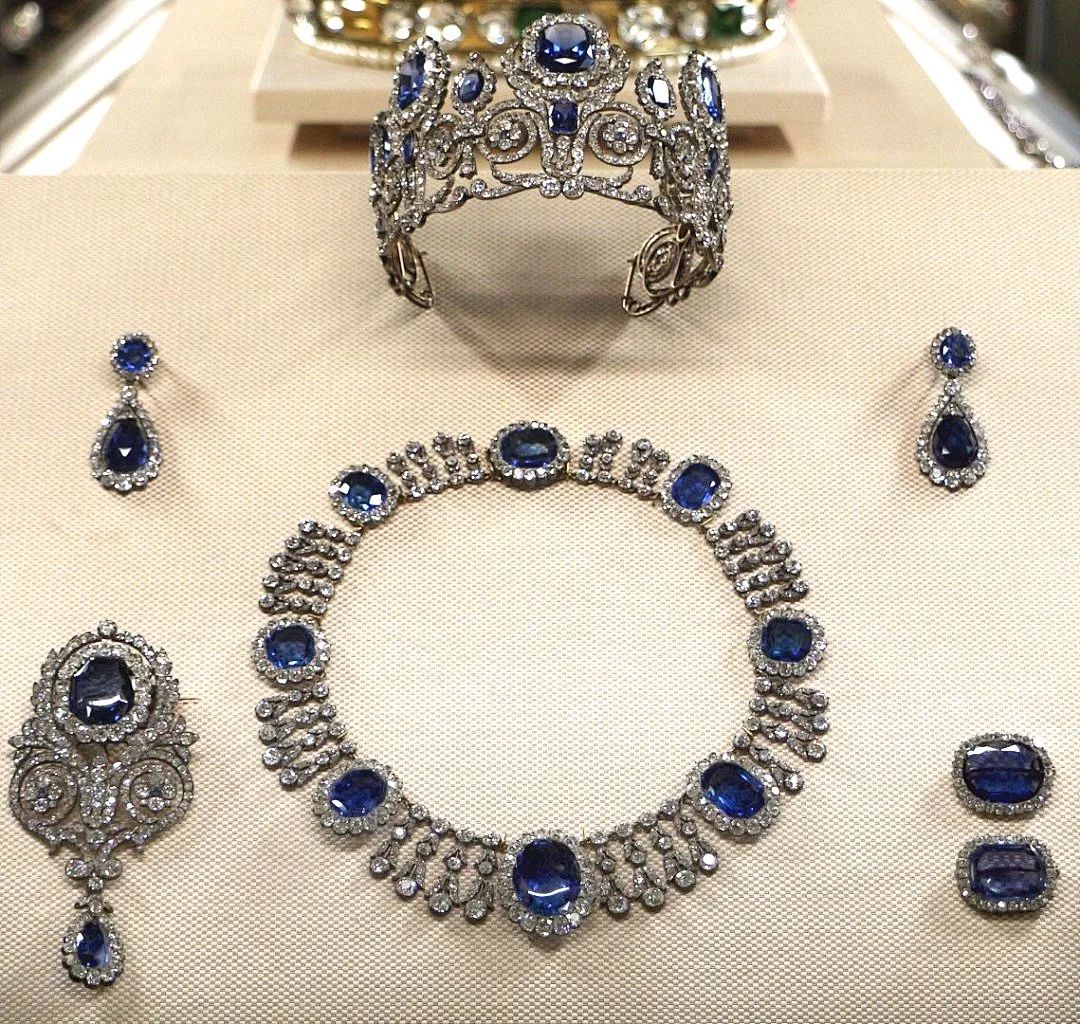 法国珠宝值得买吗,法国王室的王冠和首饰