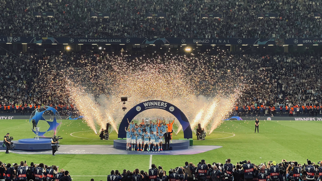 曼城首夺欧冠冠军曼城三冠王,詹俊评曼城三冠王