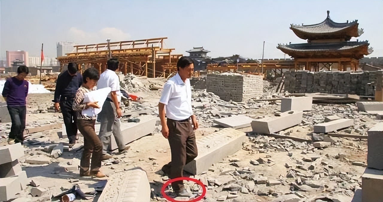 “你做不了就换人！”“疯子市长”耿彦波发怒，市民拍手称快