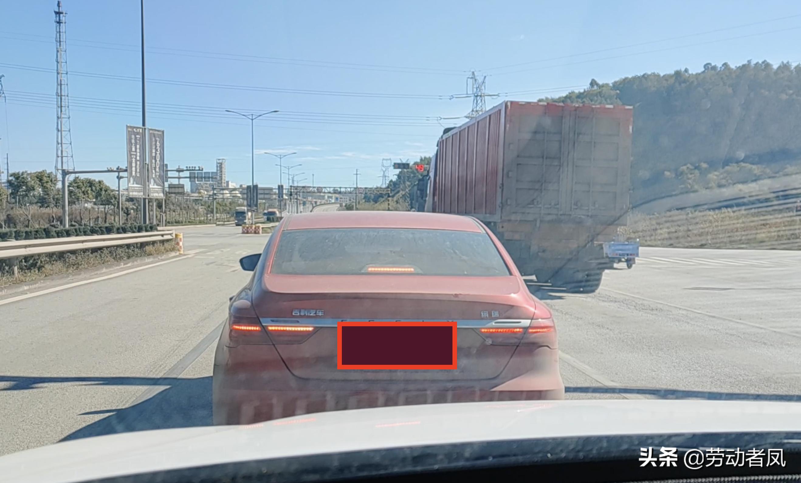 唐dmp前挡风玻璃自爆,唐dmi前挡风玻璃破了走保险吗