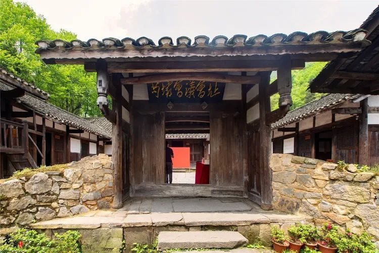 来看看贵安周边的美景,贵安最值得去的景点