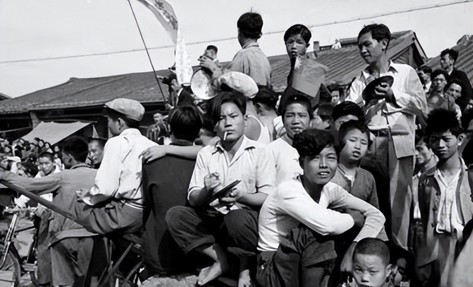 老照片：1950年“*攻反**大陆”口号下的台湾军民风土人情