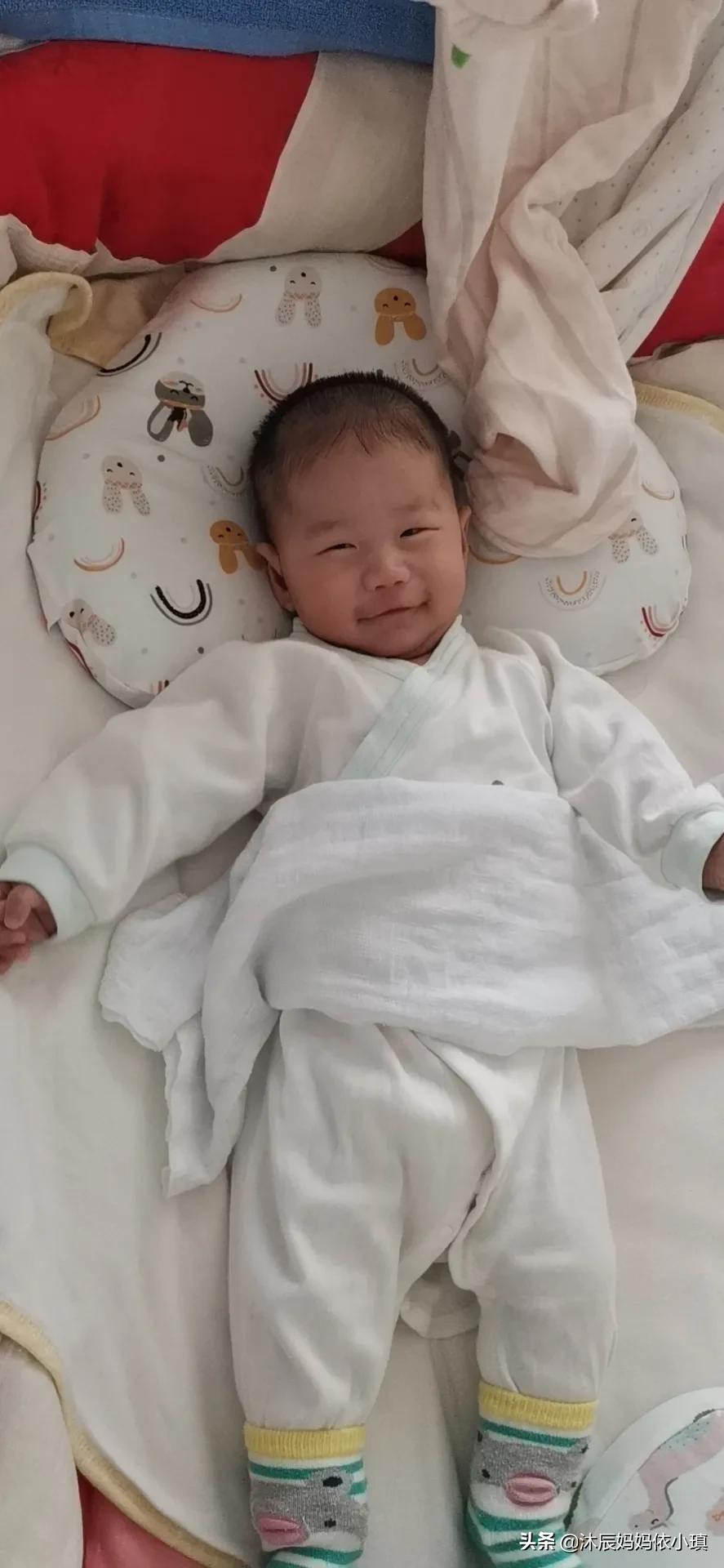 头型偏了怎么给孩子睡圆头,宝宝头型睡偏了还能矫正成圆头吗