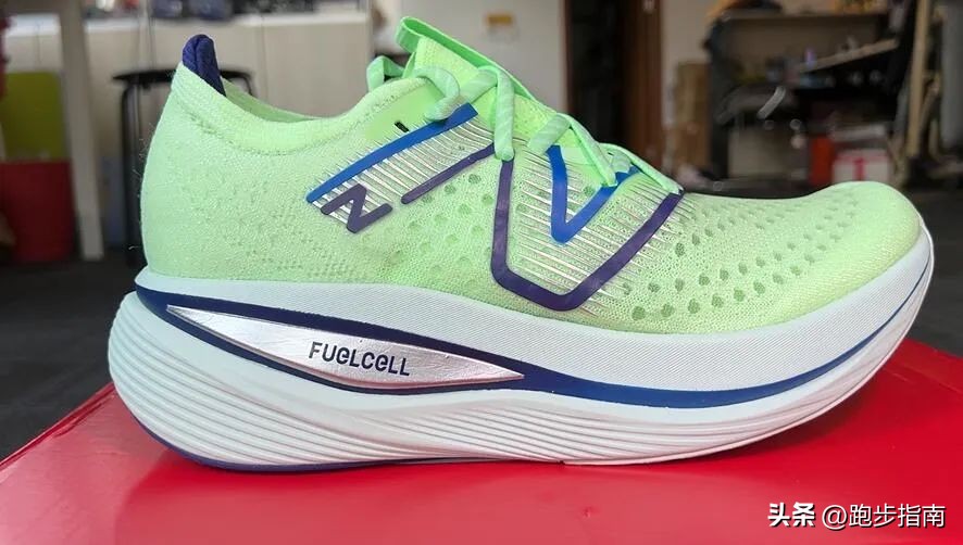newbalance稳定支撑鞋,newbalance顶级碳板跑鞋
