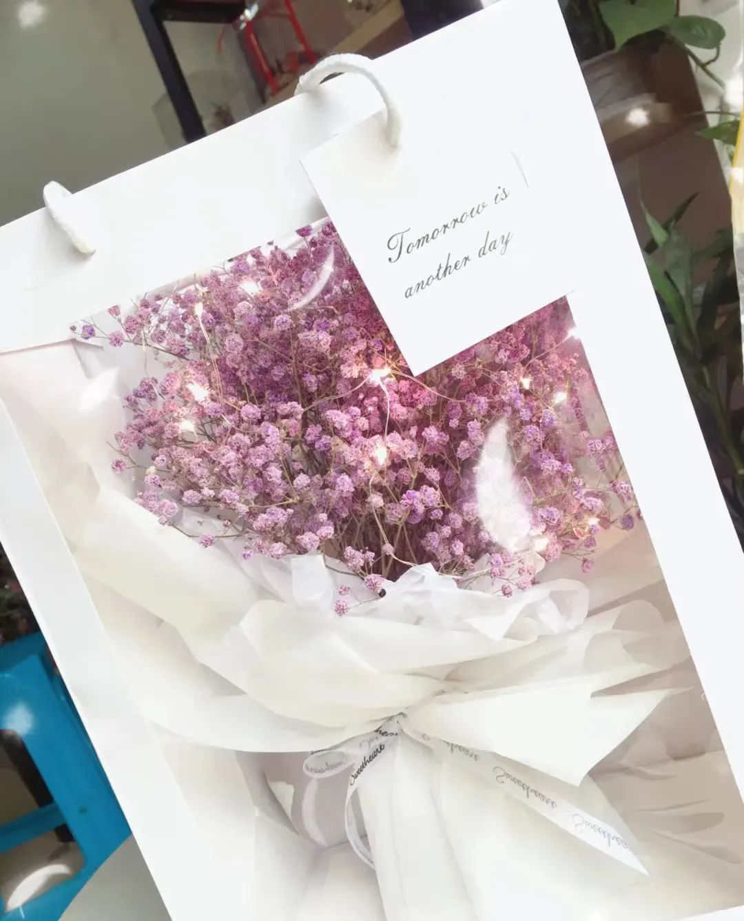 那些没说出口的话就留在心里,那些没说出口的话就藏在心里吧