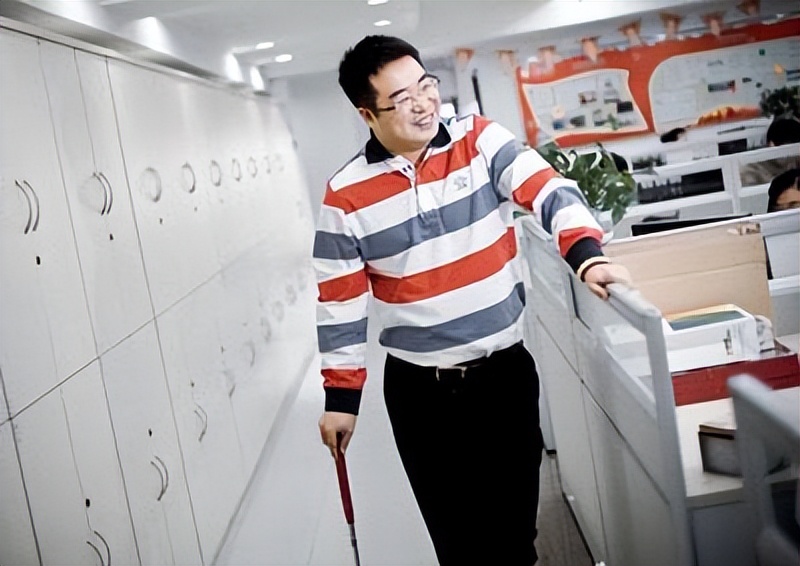 吉林穷小子，考上北大，却被北大封杀，合伙创业，又被踢出局