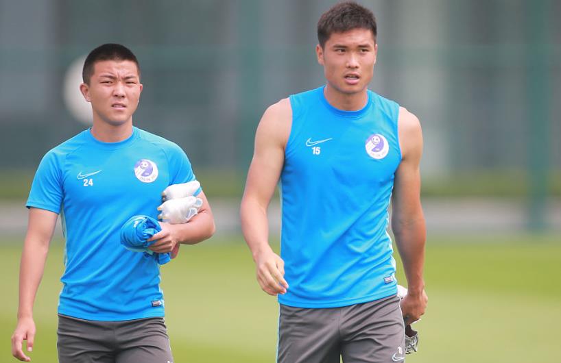 武磊遭围抢,武磊为国青进7球