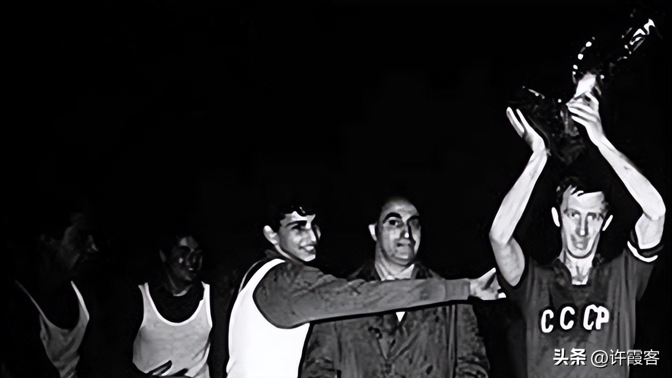 列夫雅辛和球王贝利,门将雅辛和球王贝利在哪个时代