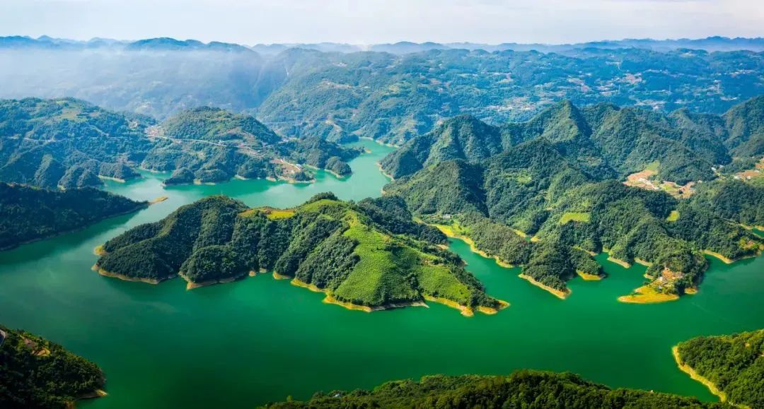 湖北恩施夏季热吗,湖北恩施人间仙境图片