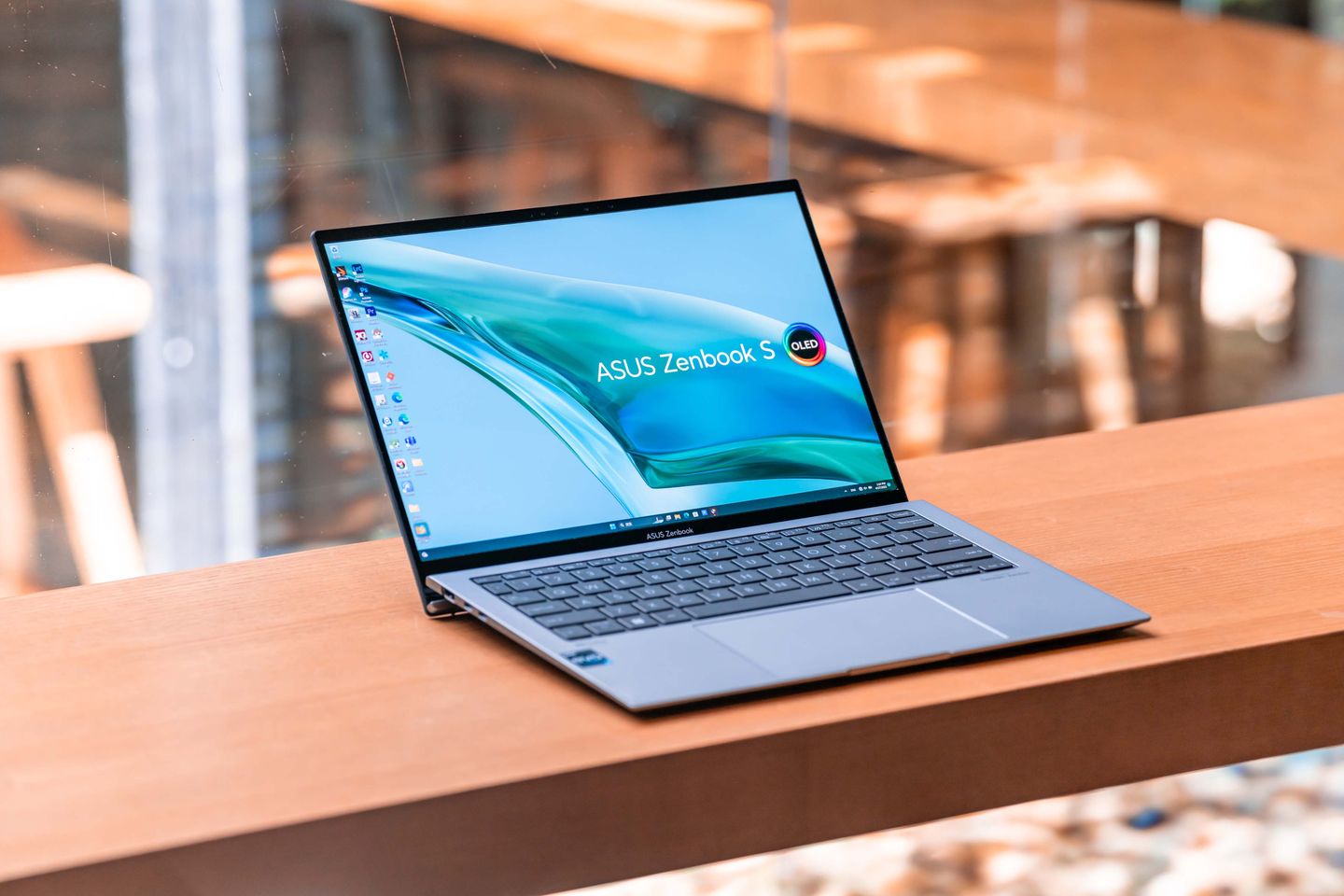 华硕灵耀x132.8koled屏超轻本,华硕灵耀13功能特点