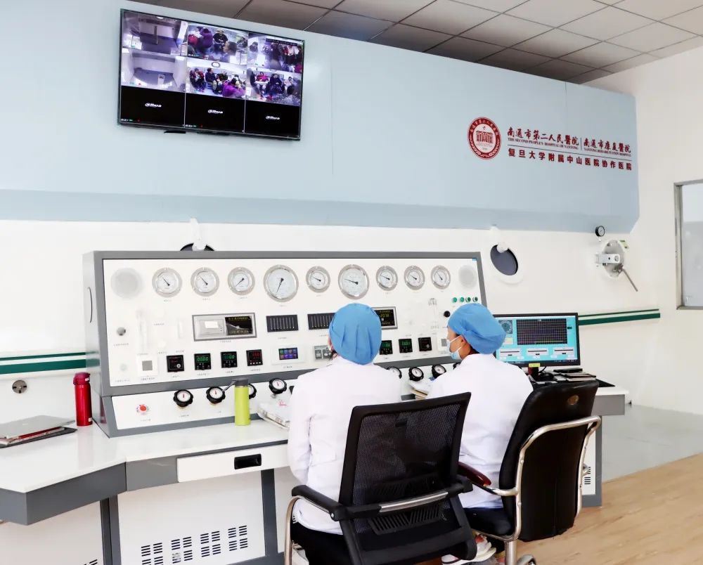 “救生舱”显神威“冬日杀手”连日放倒多人，南通二院“大平层”高压氧大显神威