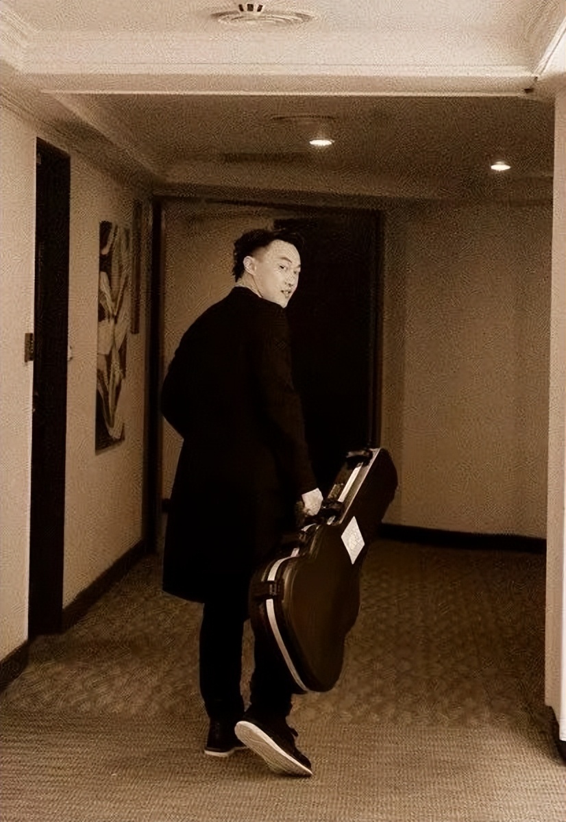 并非深爱陈奕迅的这张专辑，只是爱着当初听这些歌曲的你与我