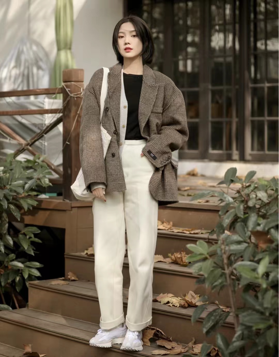 今年流行什么裤子女性穿着好看点,今年流行什么样的裤子最时髦漂亮