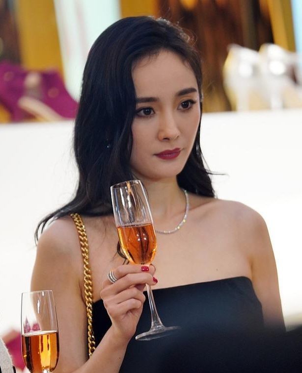 明星爆料娱乐圈黑料内幕,曝娱乐圈潜规则内幕