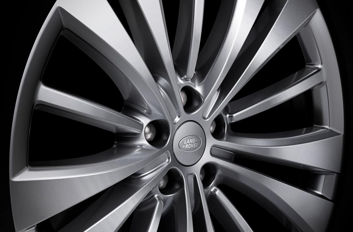 路虎揽胜尊荣创世和典范加长,新款路虎揽胜尊荣创世加长版街拍