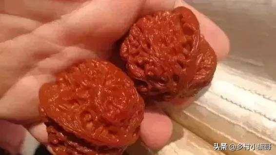 文玩核桃一大一小还有必要盘吗,新买的文玩核桃是先刷还是先盘