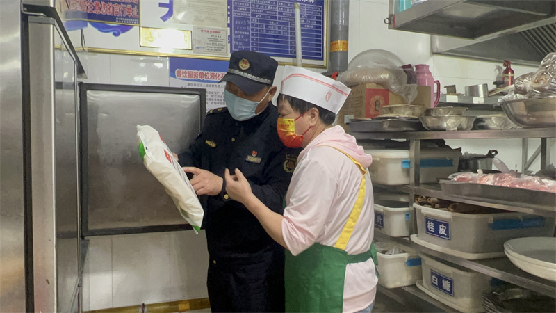 *安泰**饭店、商超用服务换真情“五一假期，我们始终如一”