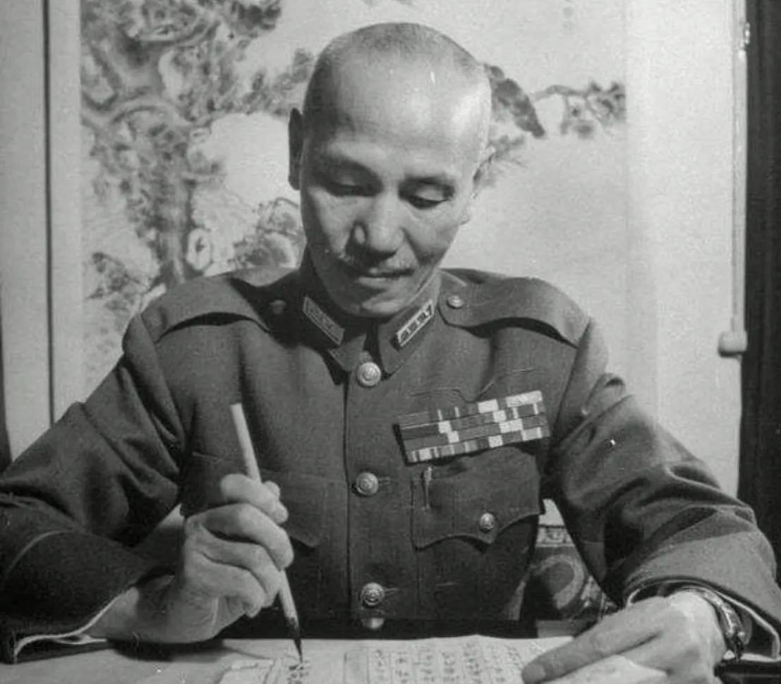 蒋介石上山算命，老道长的一席话，24年后蒋介石才明白其中含义