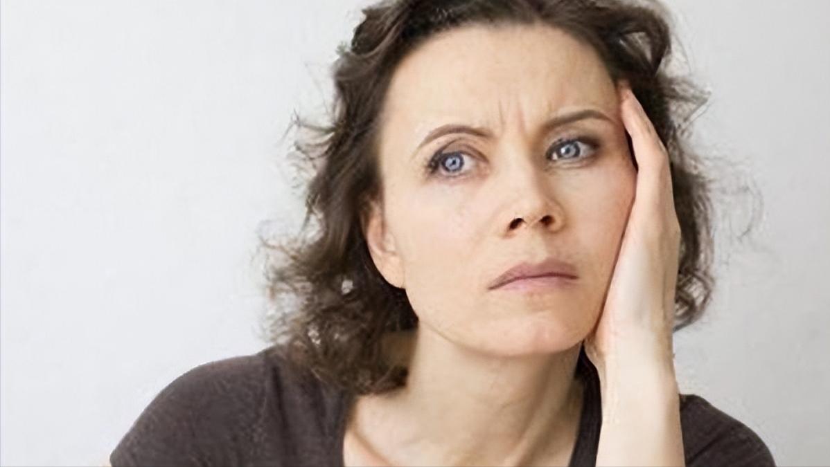 女人45岁后，补充这3种营养素，或改善更年期不适，你知道几个？