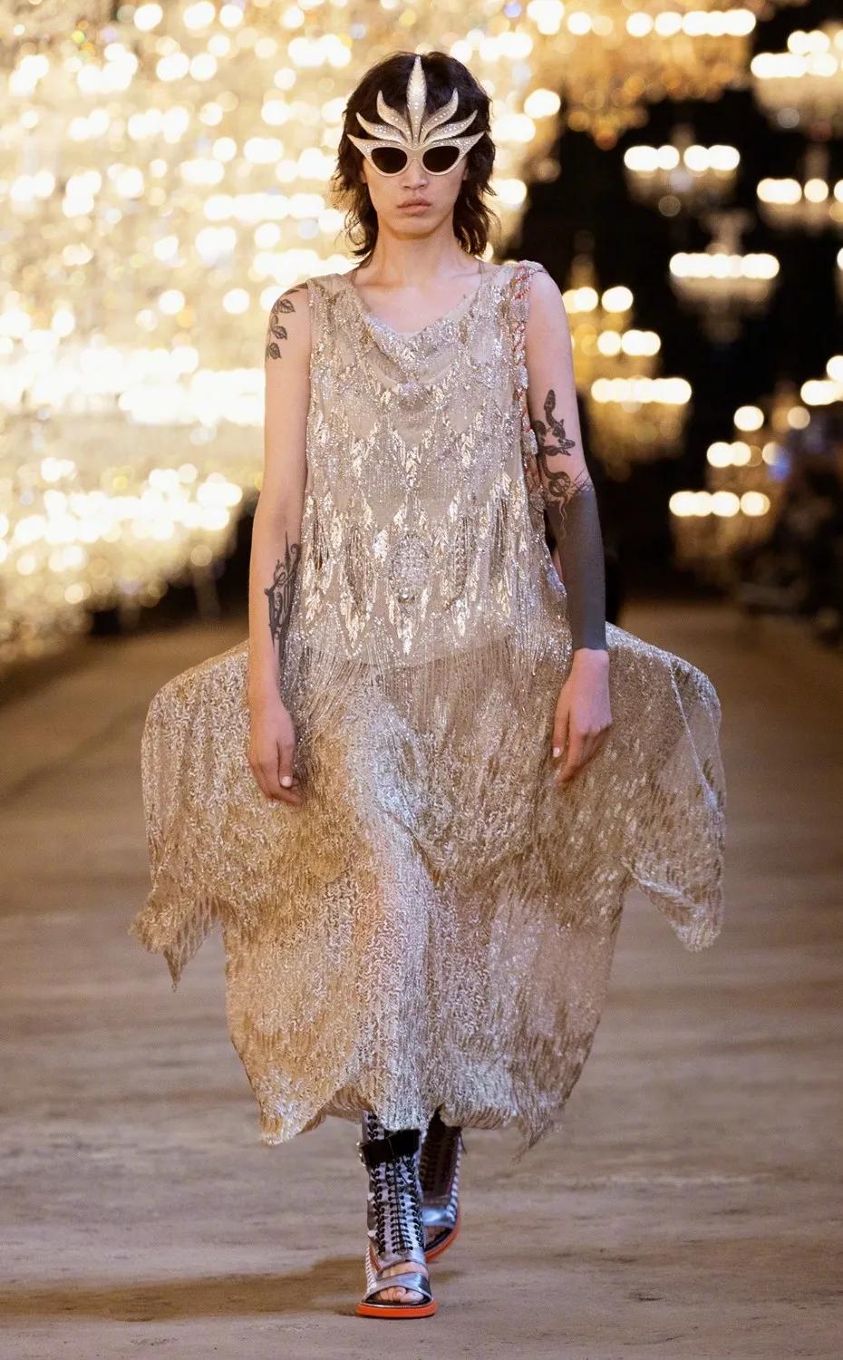 露后跟高跟运动鞋,不露脚高跟运动鞋