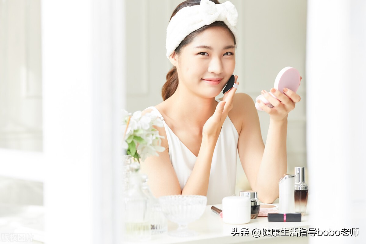 干燥皮肤适合用哪款化妆品,中老年女性化妆有什么技巧