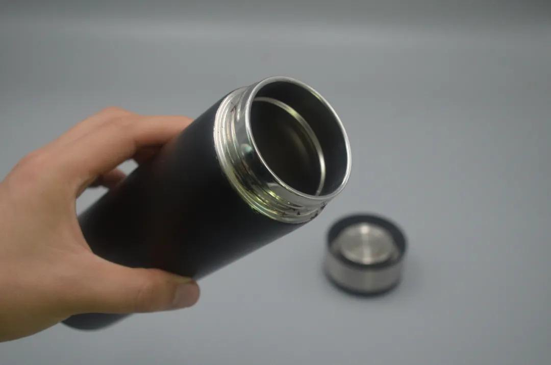 你家的旧保温杯还舍得扔掉吗,家里的旧保温杯太多了怎么办