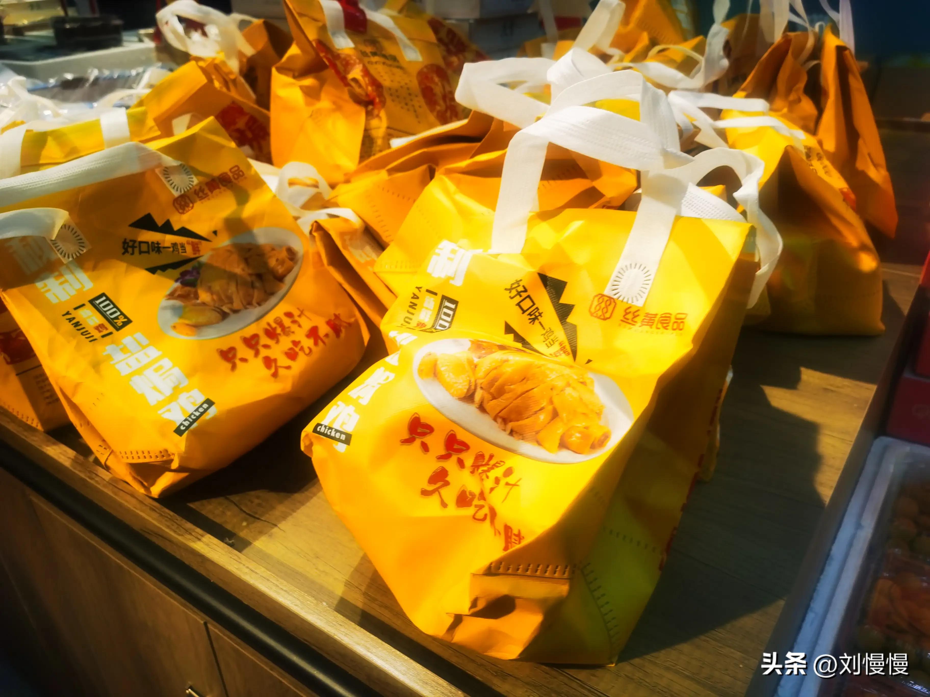 90后小伙卖水果一个月收入30万,做水果生意一年赚700万