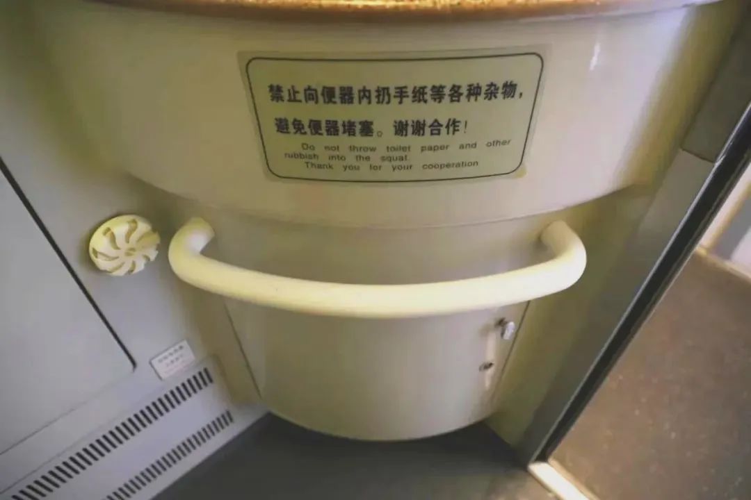 坐火车手机没电攻略,坐火车手机没电了应该去哪儿充