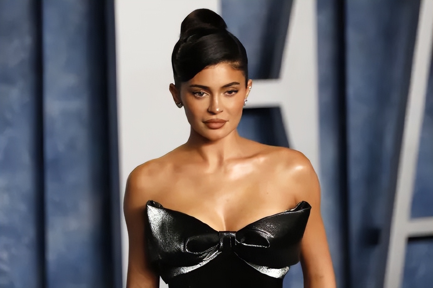 卡戴珊身体整形,卡戴珊做了哪些整容手术