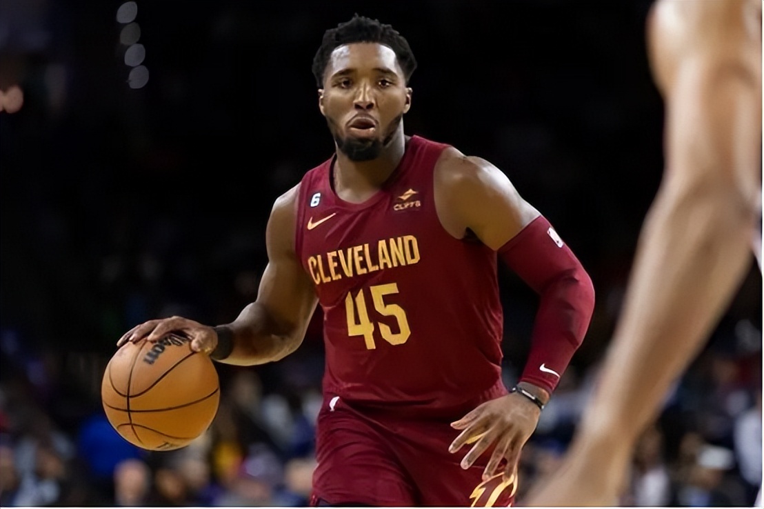 米切尔对骑士感到满意,骑士队最新交易消息米切尔