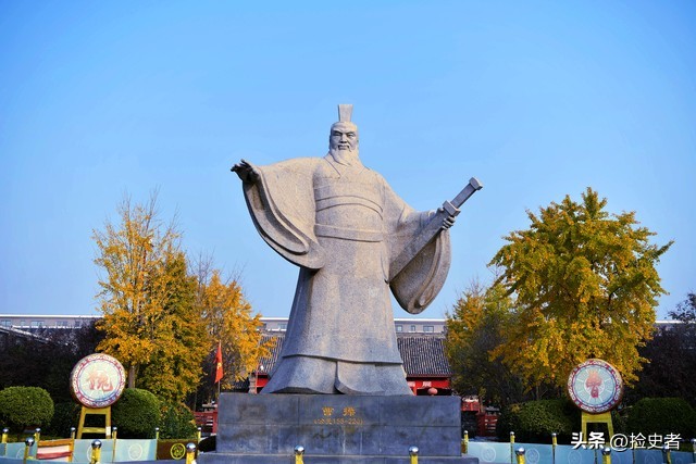 三国演义中华佗是被谁所杀的,历史华佗真是曹操所杀吗