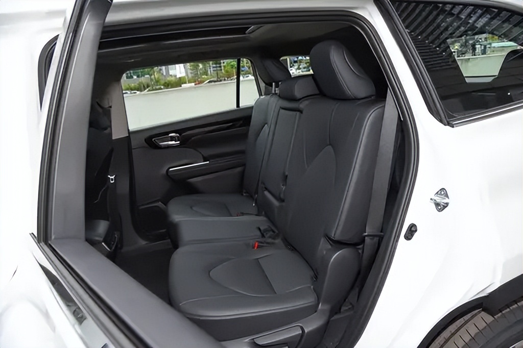 丰田新款汉兰达越野性能,全新丰田汉兰达有燃油版么