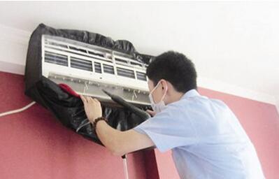 汽车空调灰尘异味,汽车换空调滤芯后开空调有异味