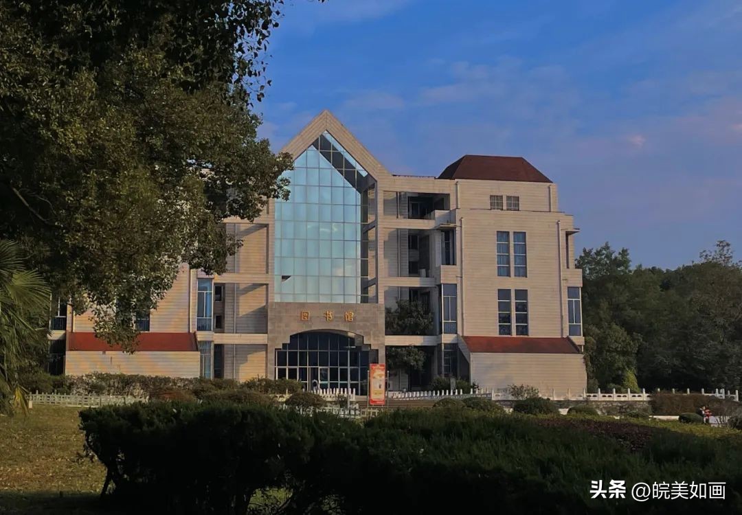 安徽大学好看的风景,高校最美秋景