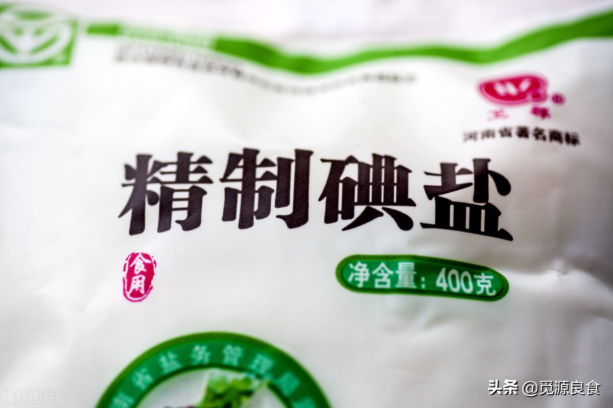 做菜什么时候放盐才好吃,炒菜放盐怎么掌握好才好吃