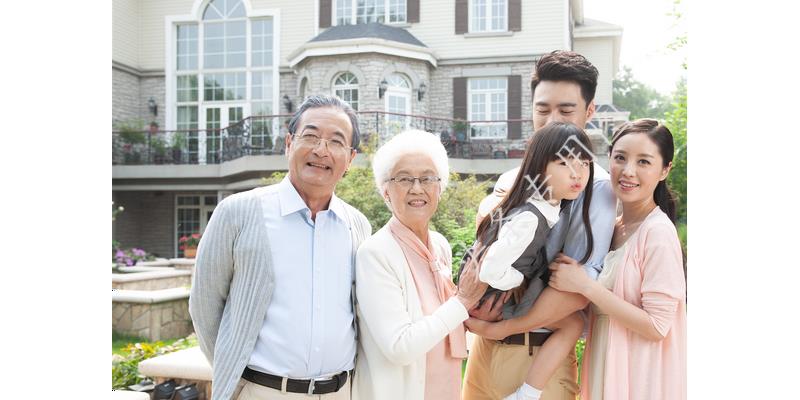 男邻居说捡到了我的衣服，我上去看了才发现那是我的内衣