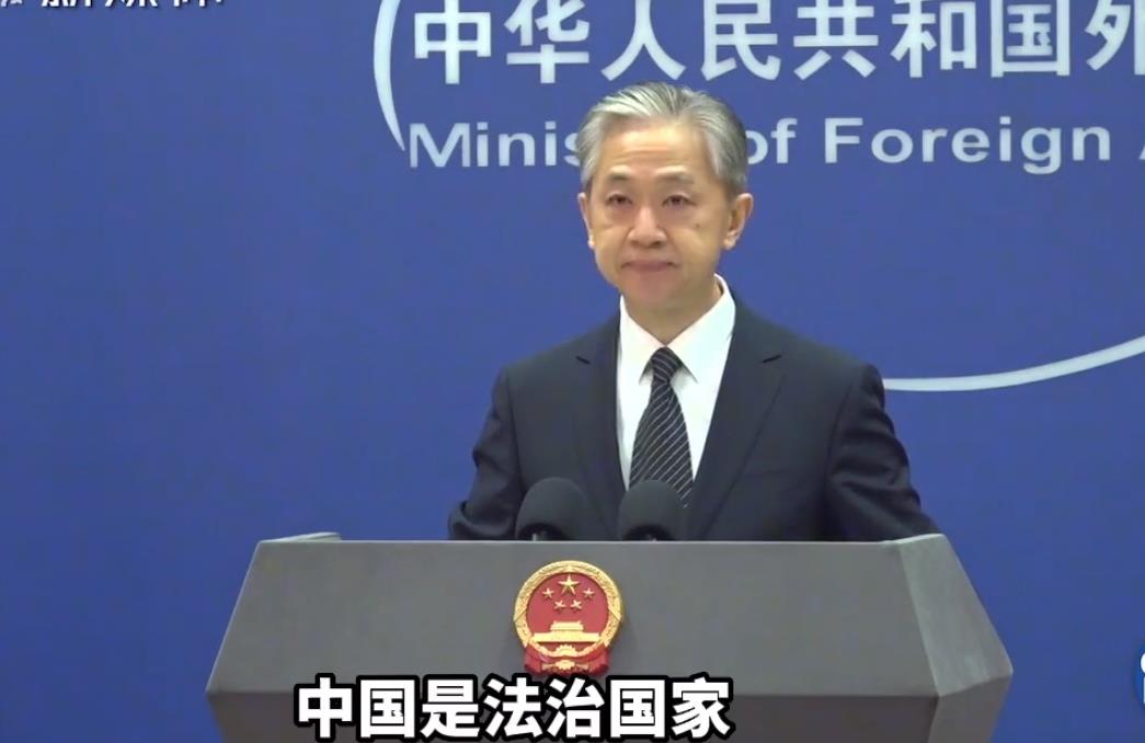 出逃未成！大牌外援在登机口被捕，父母承认罪行，外交部最新回应