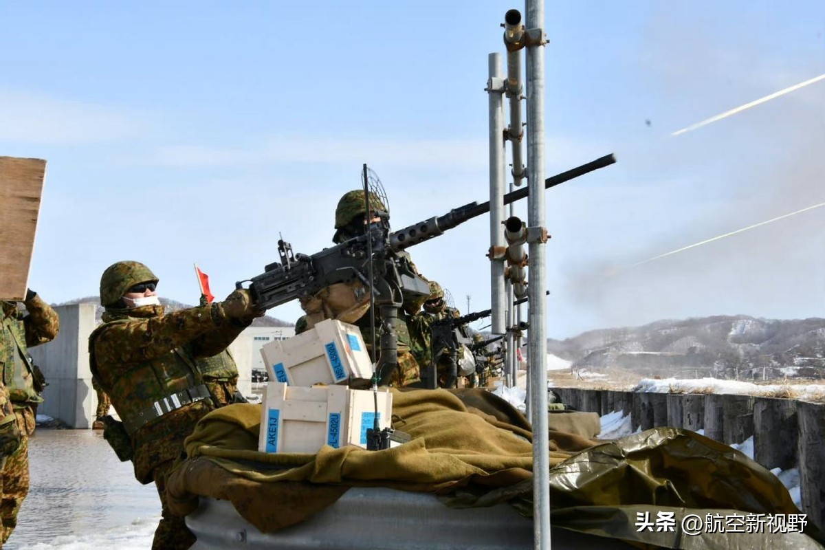 有了自动步枪还需要轻机枪吗,日本20式自动步枪与scar步枪