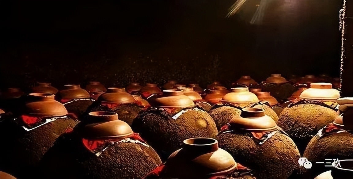 口子窖掉队：二季度营收加速下滑，省内被迎驾贡酒超越