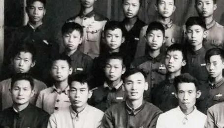 想起了老同学歌词,想起了老同学在一起的时光