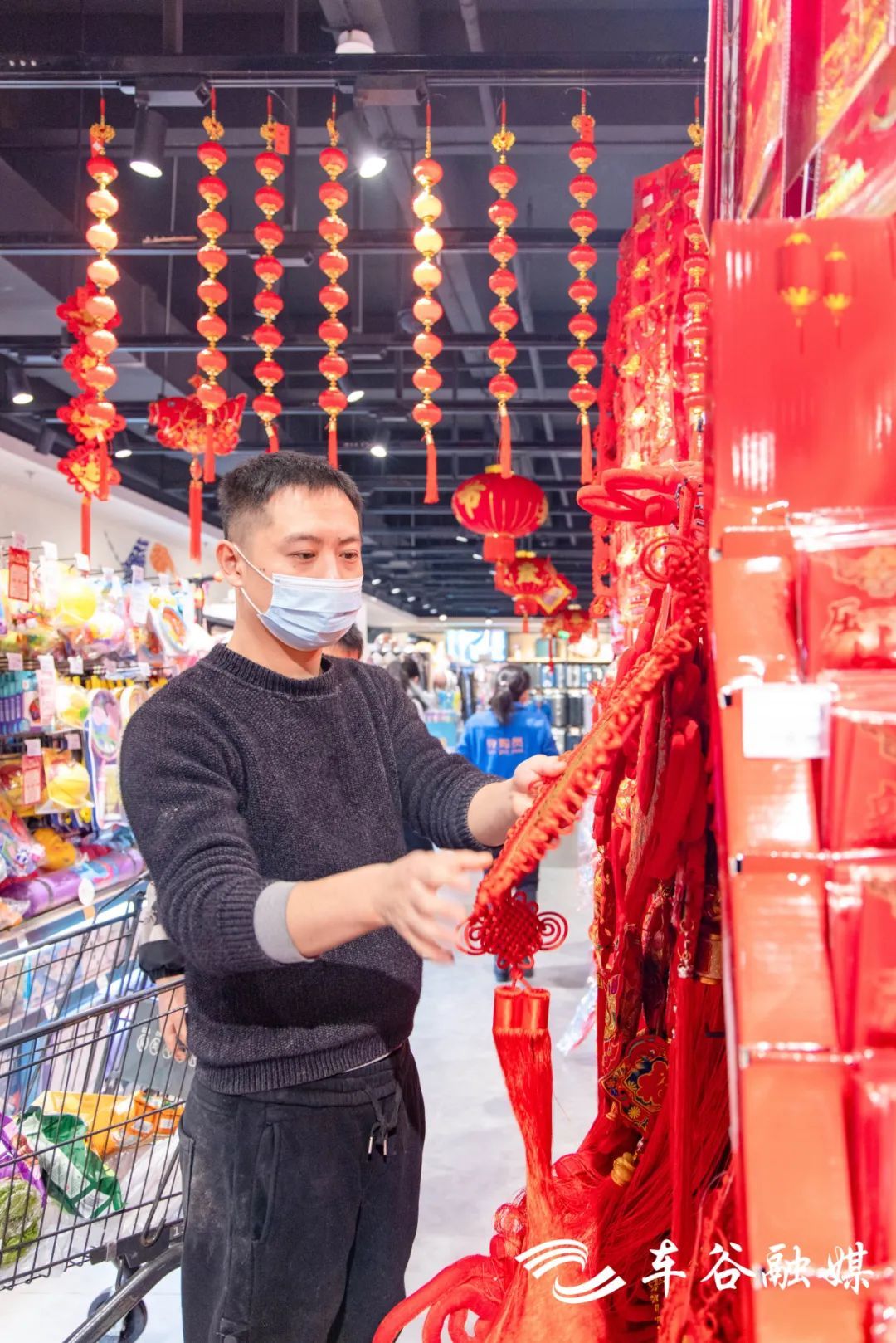 华灯盛景冰雪季“燃”动车谷最“靓”中国年