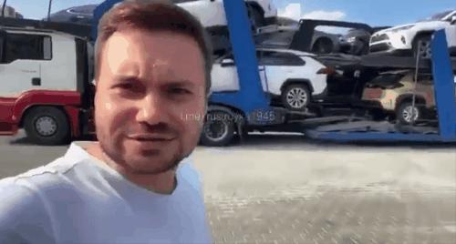 军援变豪车？乌克兰进口了8万辆豪车，乌市民喊话俄罗斯：快炸