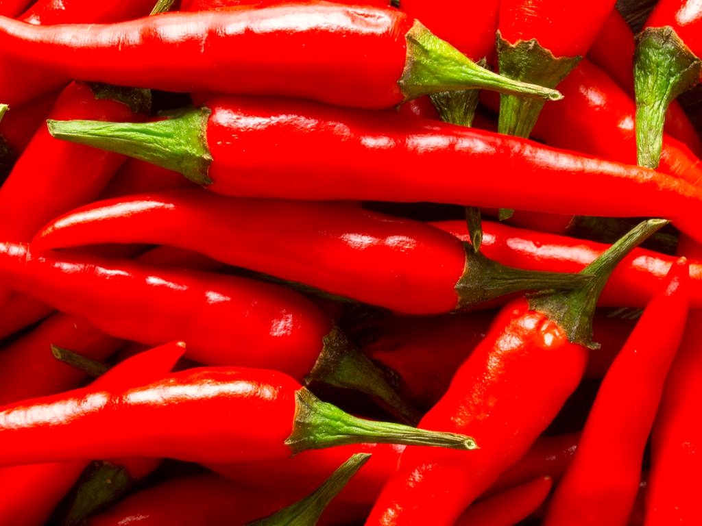 女子买菜发现红尖椒掉色,女子买红尖椒用手一搓狂掉色