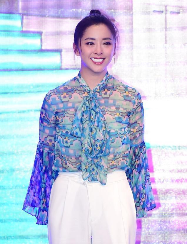 明星做烤瓷牙变凸嘴,明星烤瓷牙凸嘴