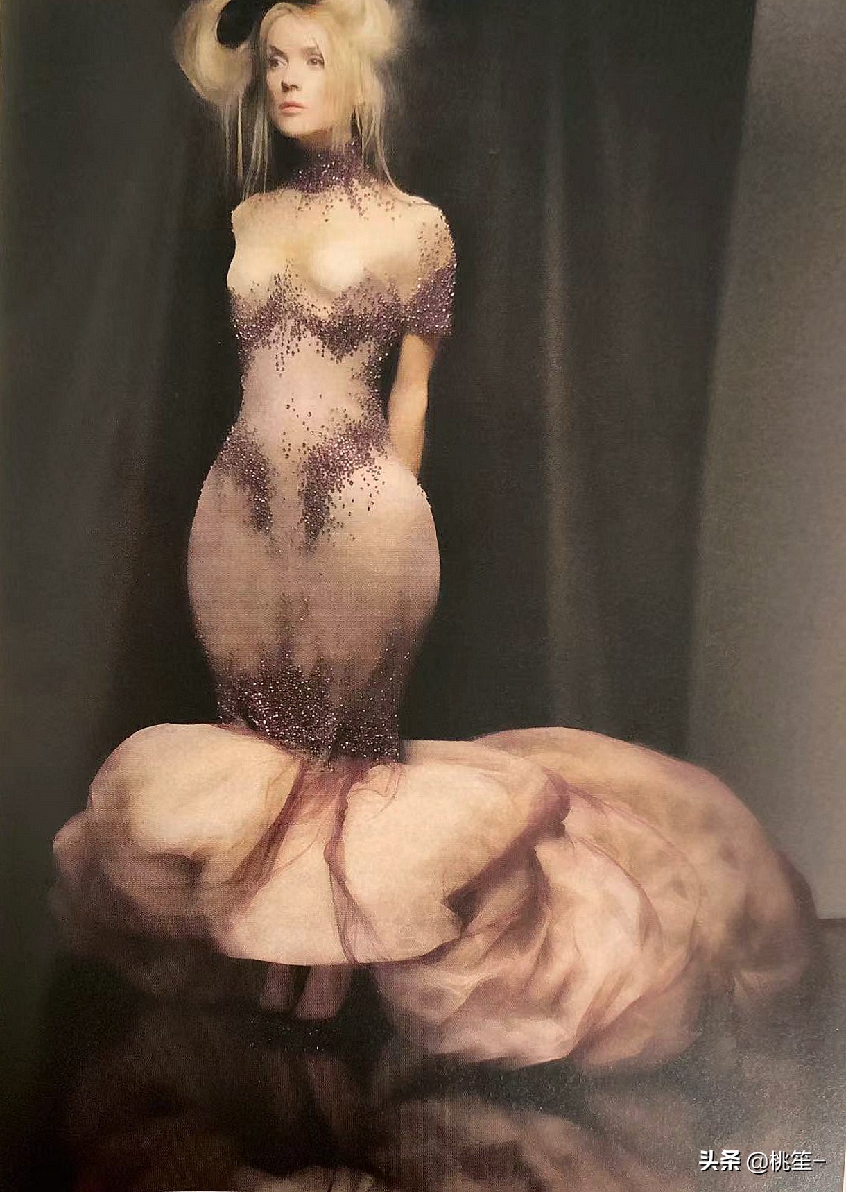 麦昆alexandermcqueen怎么穿,麦昆ALEXANDERMCQUEEN新款套装