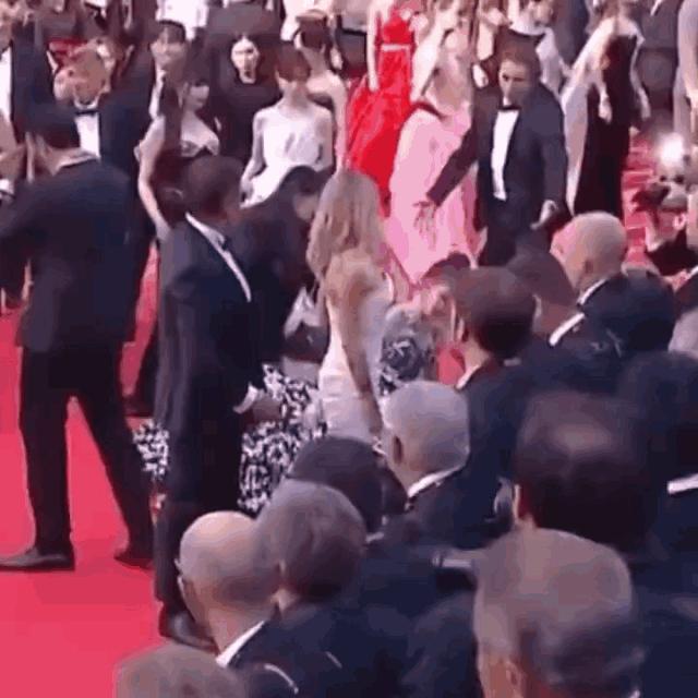 范冰冰为什么可以出现在戛纳红毯,范冰冰在戛纳让人吐槽的是什么