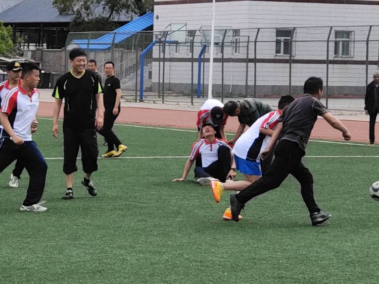 四十五中学足球社团工作小结