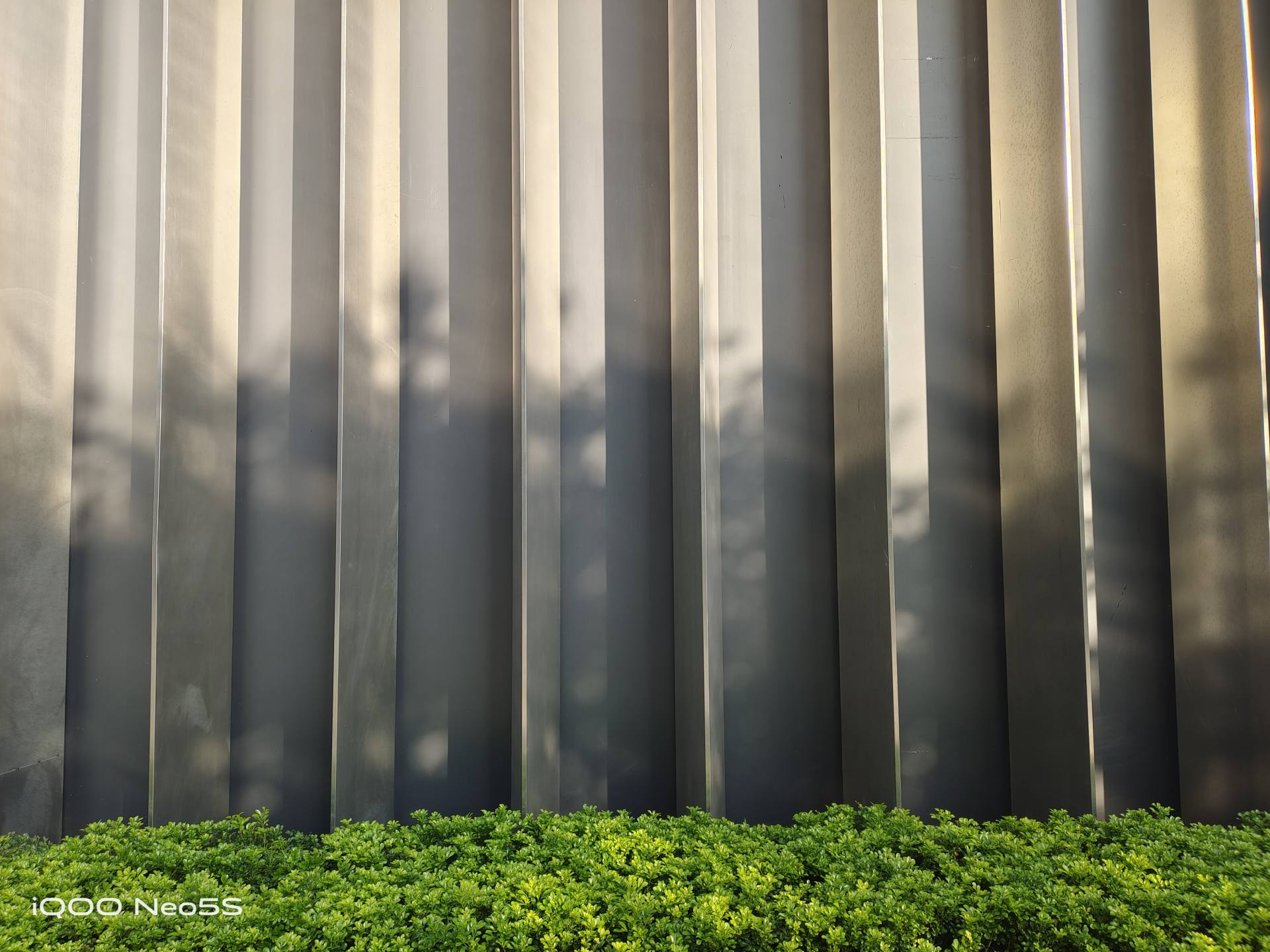 游戏拍照两不误的iqoo手机1500以内,iqooneo5快充