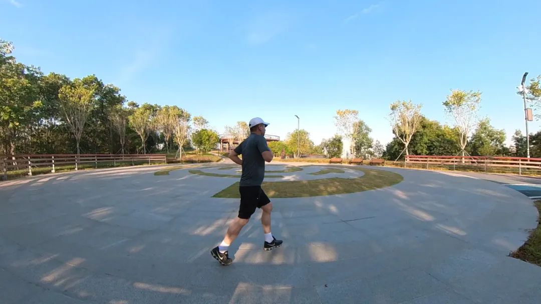 网球高尔夫相通之处,网球和高尔夫能同时练吗