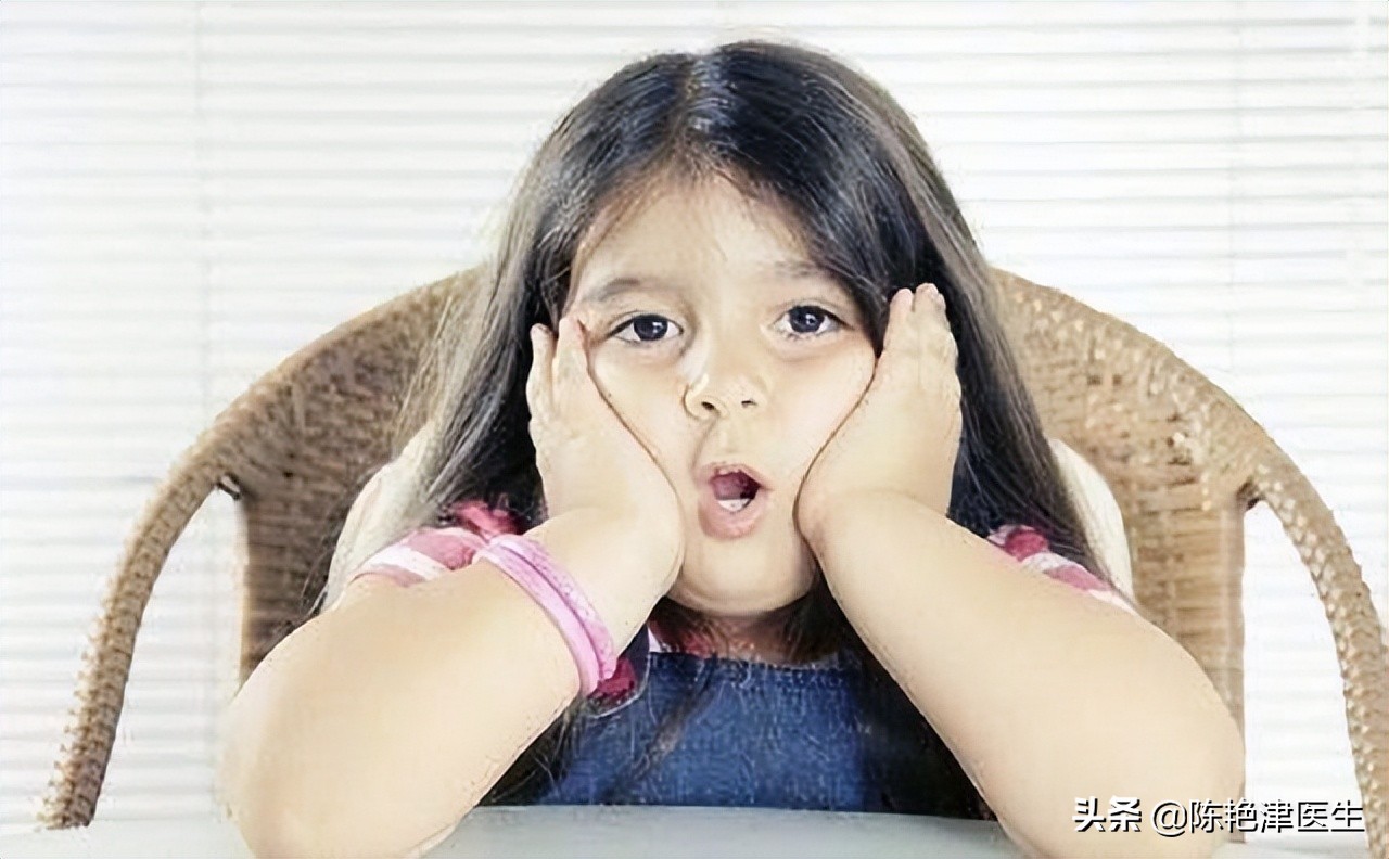 年轻妈妈妊娠纹严重的肚子照片,13岁女孩肚子爬满妊娠纹吓到妈妈